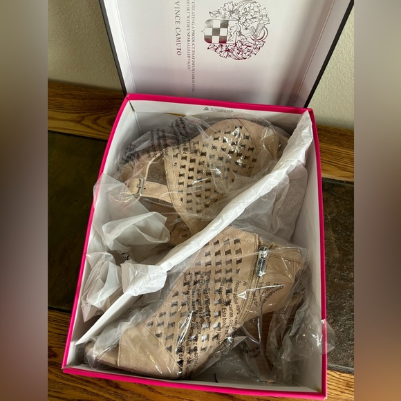 Vince Camuto Emperla shoes - Picture 8 of 10